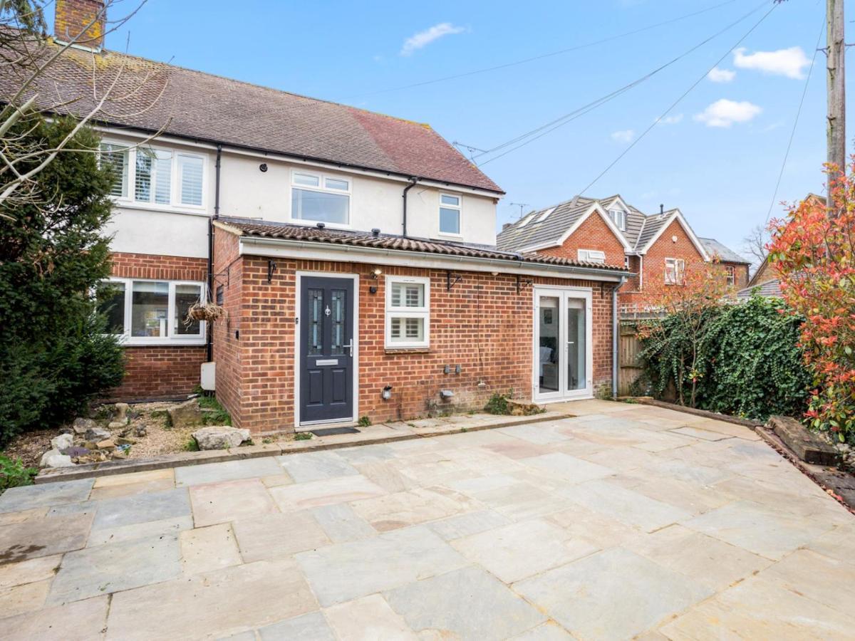 Pass The Keys Spacious And Very Modern Family Home, Central 윈저 외부 사진