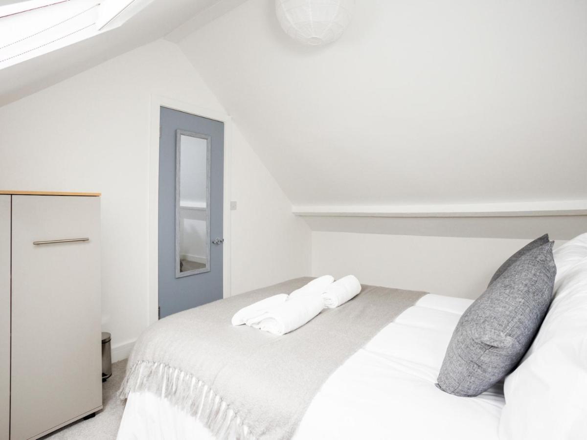 Pass The Keys Spacious And Very Modern Family Home, Central 윈저 외부 사진